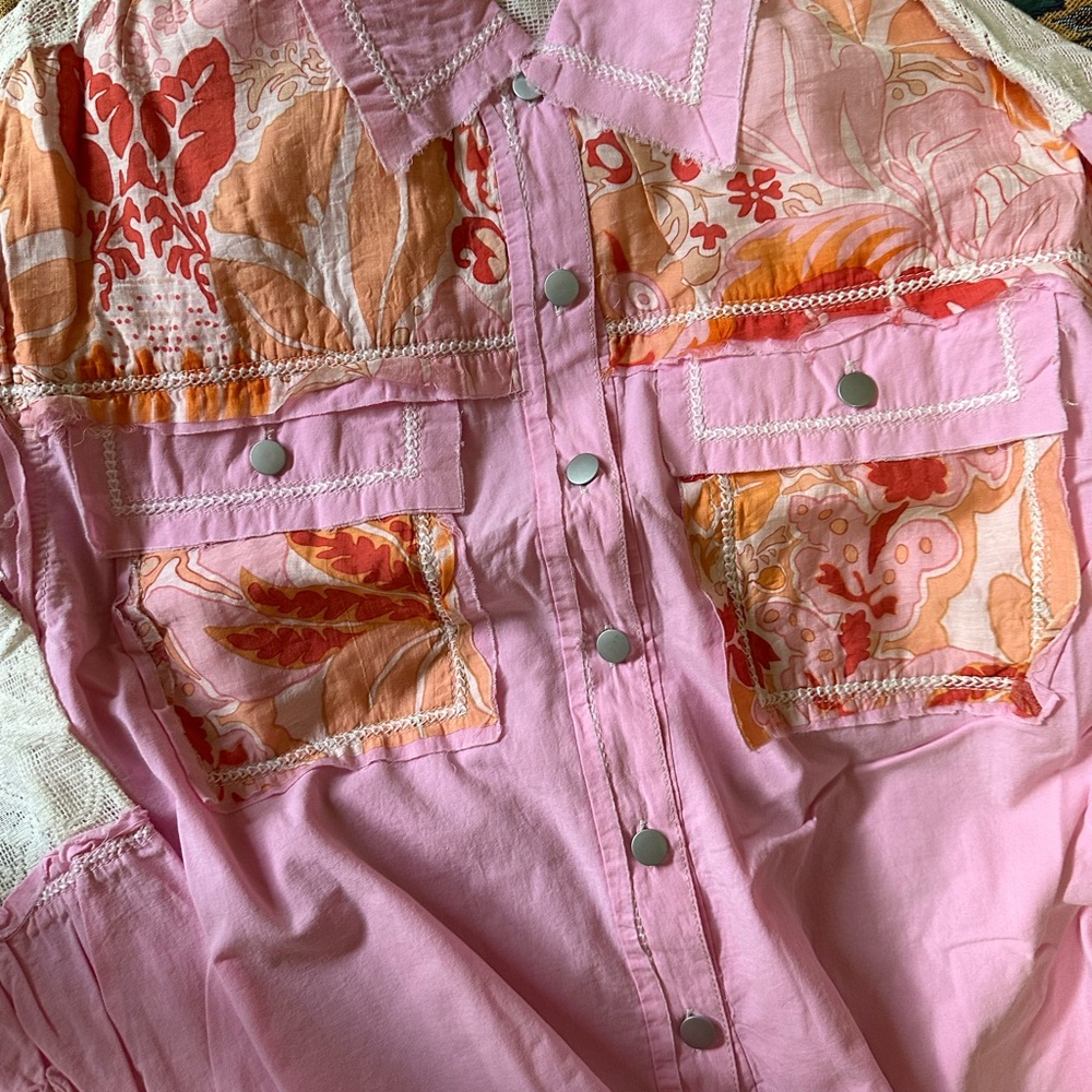 POL S NWOT Pink and Orange Paisley Button Up - Picture 4 of 6